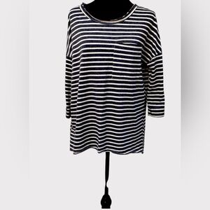 Umgee Sz SM black and white stripes, relaxed fit, and roughed edge neckline